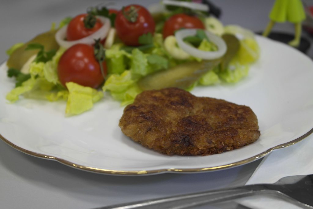 اولین ناگت مایکوپروتئینی تولید شده توسط میشن میل در ایران به عنوان یکی از بهترین پروتئین های جایگزین گوشت