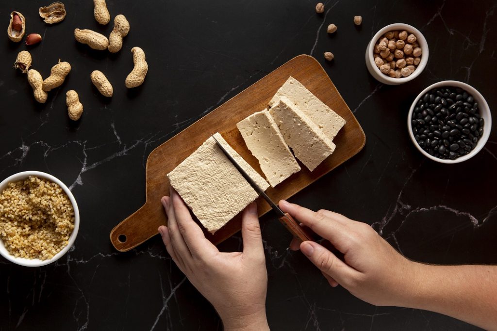 پروتئین گیاهی جایگزین گوشت؛ 10 انتخاب سالم برای سلامتی 6 تمپه؛ پروتئین گیاهی جایگزین گوشت